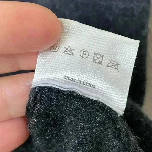 JARBO Women's Small V-Neck Sweater Tank Knit Silk Cashmere Charcoal Grey Minimal - Picture 12 of 13